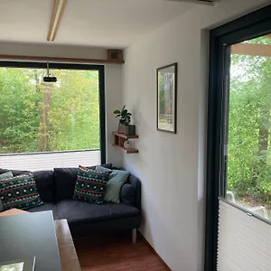 Tiny House Im Seecontainer Mit Parkplatz, Glasfaser, Netflix, Veranda Und Gehobener Ausstattung Ferienhaus